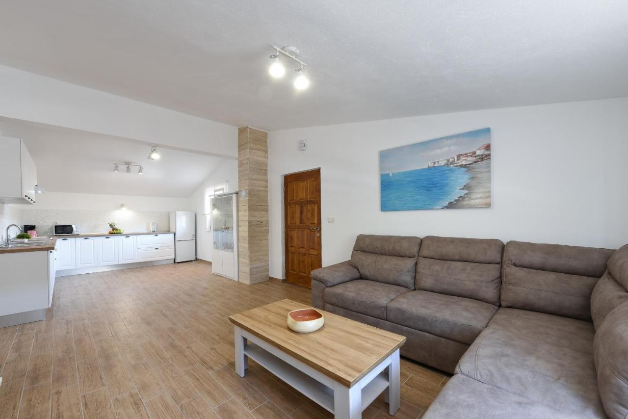 Apartman Magas With Private Pool Vinjerac Exterior foto