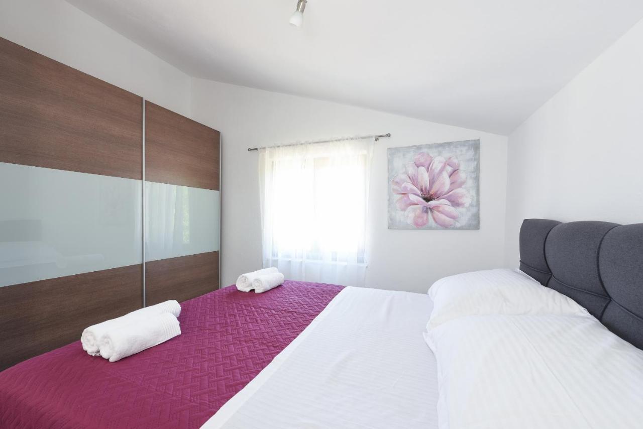 Apartman Magas With Private Pool Vinjerac Exterior foto